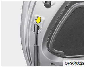 Hyundai Veloster: Opening the hood. 3.Pull out the support rod from the engine room.