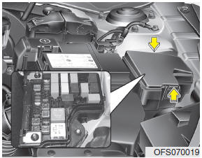 Hyundai Veloster: Engine compartment fuse replacement. 1. Turn the ignition switch and all other switches off.